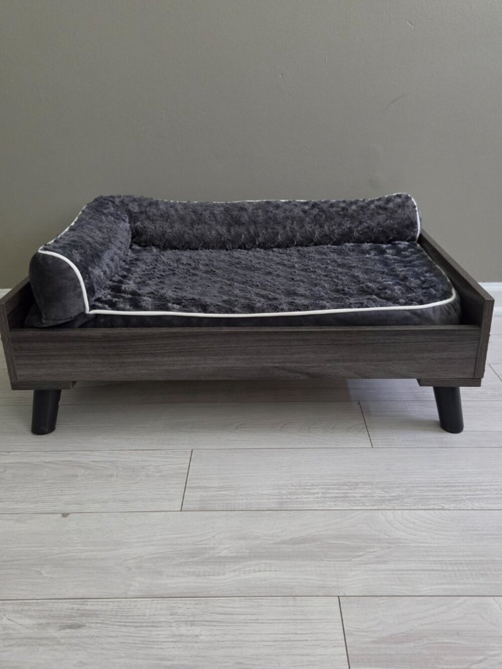 Wood dog bed frame & dog bed - EUC